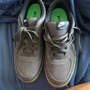 Men’s Nike sneakers